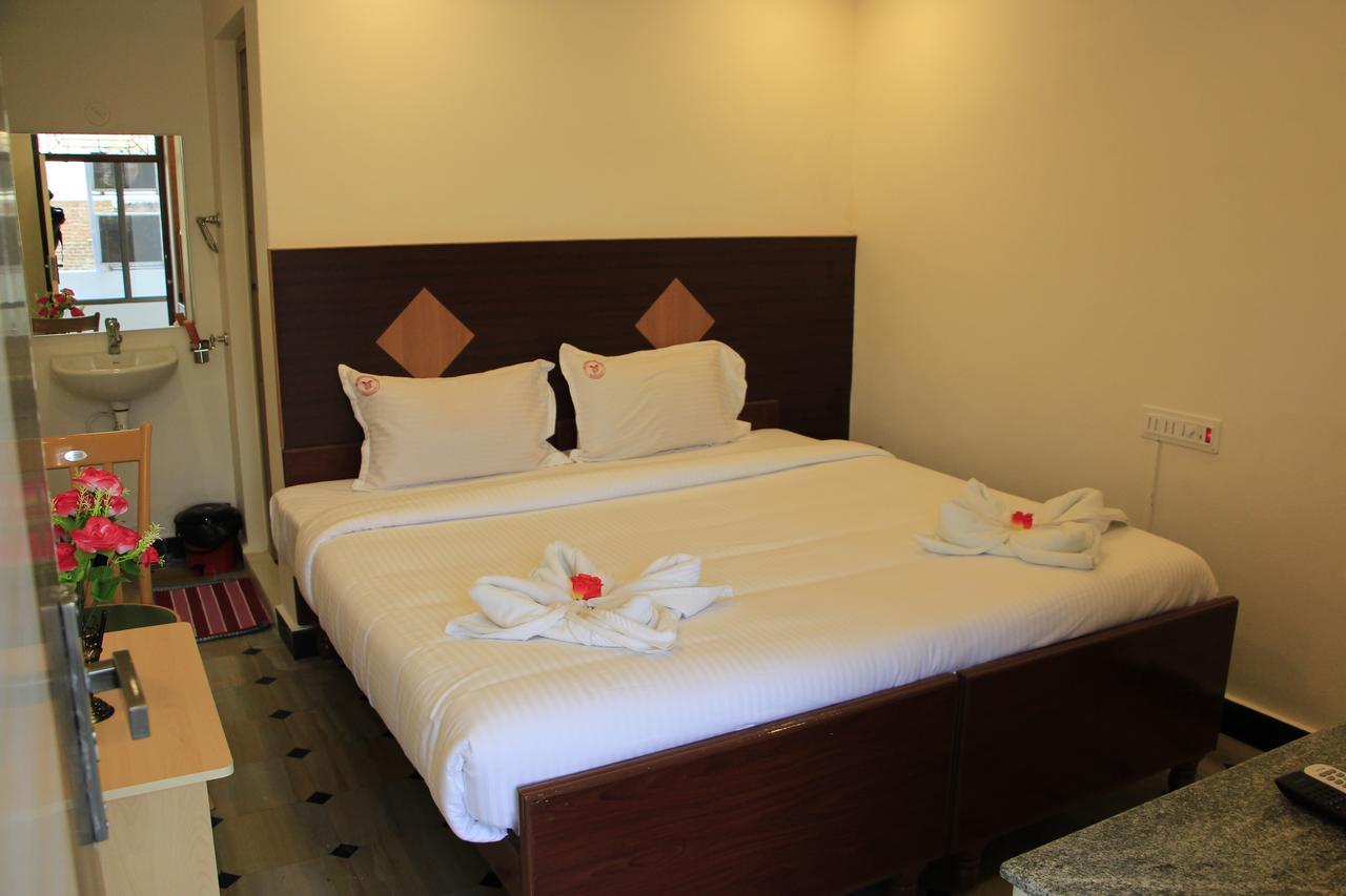 Hotel Sri Sarvesha Residency Temple View à Tiruvannāmalai Extérieur photo
